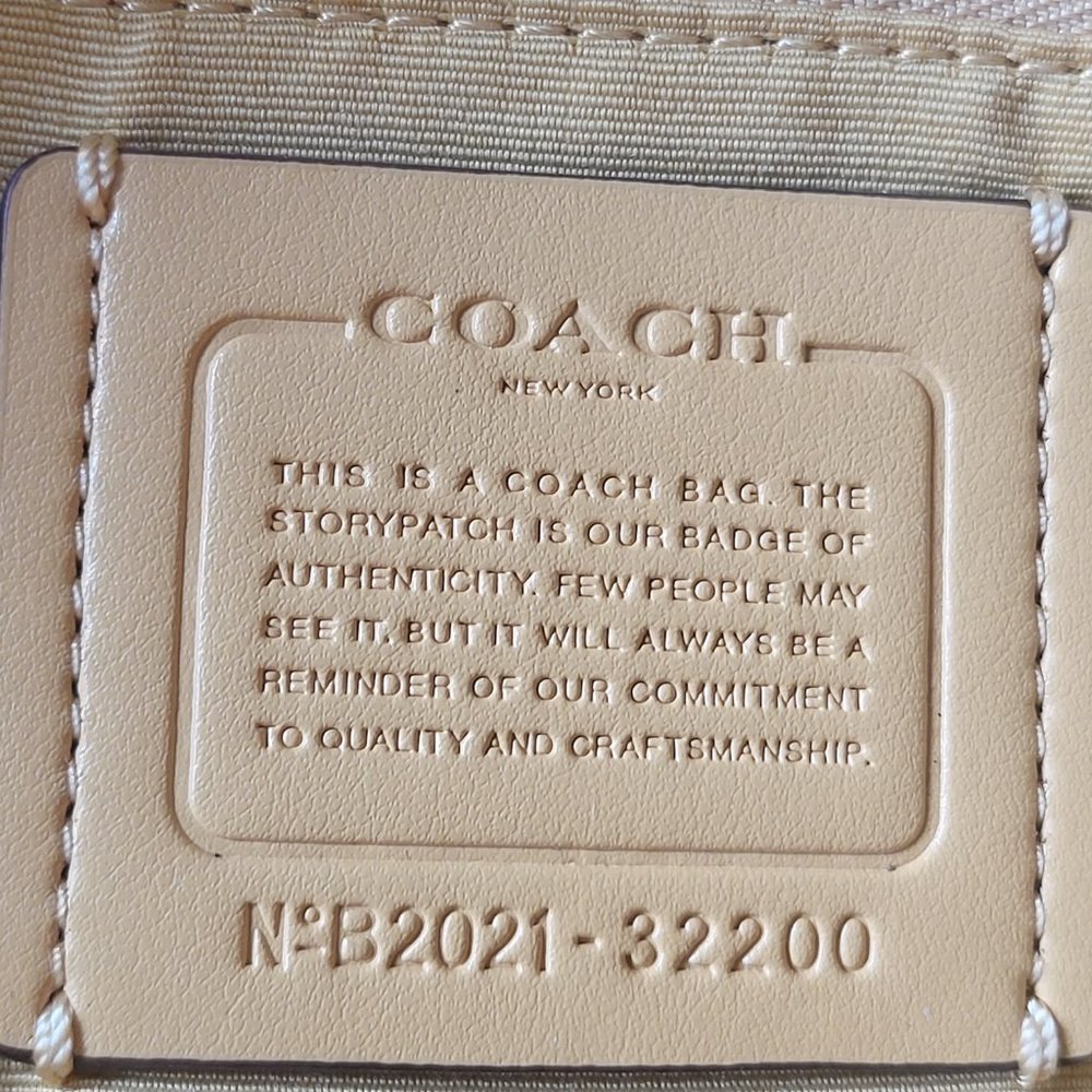 Authentic Coach backpack - Picture 4 of 4